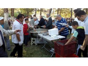 Gurbetçiler Geleneksel Toplu Bayram Sofralarında Hasret Gideriyor