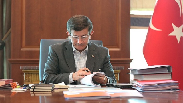 İşte Davutoğlu'nun masasındaki son anket!