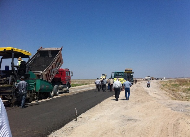 Yenikent-Akhan Yolu Çalışmaları devam ediyor