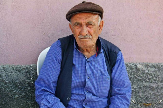 Traktörün Altında Kalan Çiftçi Öldü