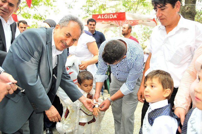 Akşehir Belediyesi 12. Geleneksel Sünnet Şöleni Yapıldı