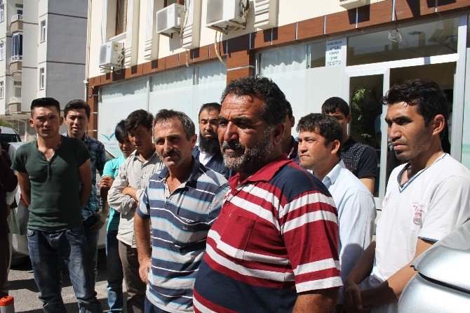 Paralarını Alamayan İşçiler Eylem Yaptı