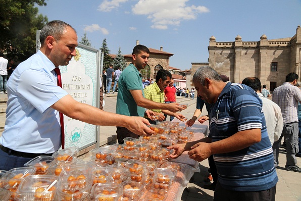 Aksaray’da Şehitlerimiz Salavat ve Tekbirlerle Anıldı