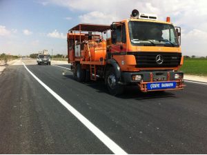 Yenikent’te Yapılan Yollara Trafik Çizgileri Atıldı