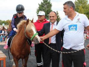 Özel Çocukların AT Binme Heyecanı