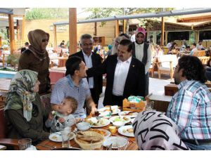 AK Parti Konya’da Seçim Çalışmalarını Sürdürüyor