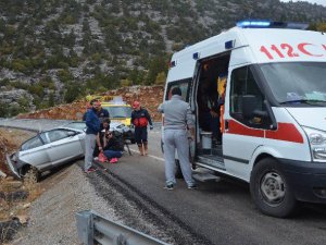 Seydişehir’de Otomobil Şarampole Devrildi: İki Yaralı