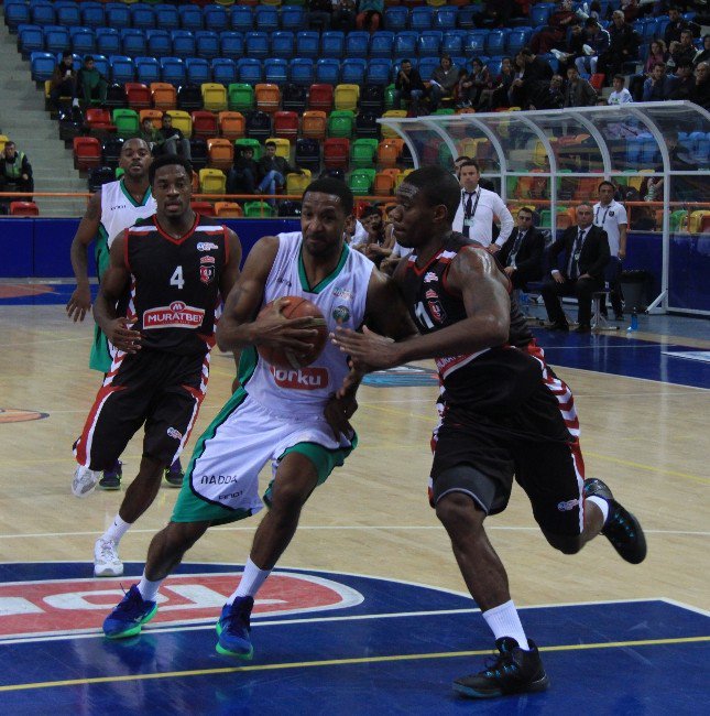 Torku Konyaspor, Muratbey Uşak Sportif’i 75-64