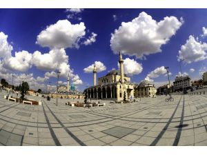 Konya’ya Kazandırılan Meydanlar Dikkat Çekiyor