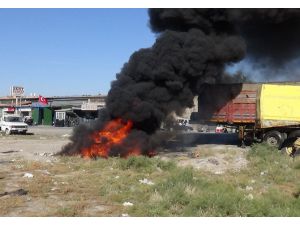 Yakılan Lastikleri İtfaiye Söndürdü