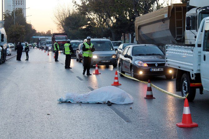 Otomobilin Çarptığı Yaşlı Kadın Öldü