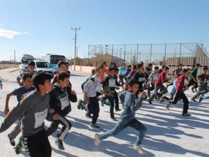 Eskil'de atletizm şöleni