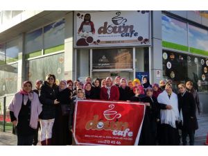 Down Cafe’den Engelli Annelerine Gezi