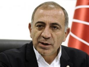 Tekin: İhsanoğlu üçgen değil dörtgendir