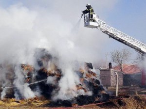 Aksaray’da Çiftlikte Saman Yangını