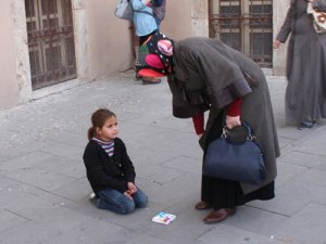 Onlar çocukluklarını yaşayamıyorlar