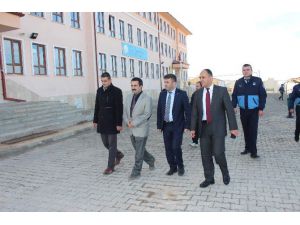 Beyşehir Belediyesi’nden Okul Bahçesi Düzenlemesi