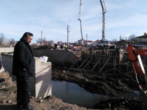 Başkan Tutal, Akçay Deresi Çalışmalarını İnceledi