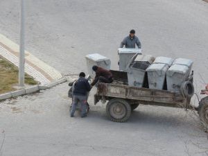 Beyşehir’e Geniş Hacimli Çöp Konteynerleri