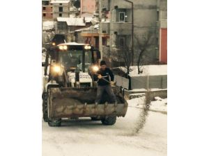 Beyşehir’de Buzlanmaya Karşı Yollar Tuzlanıyor