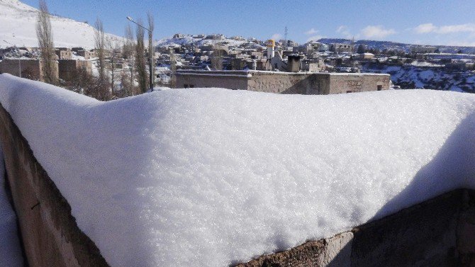 Güzelyurt’ta Kar Kalınlığı 60 Santime Ulaştı