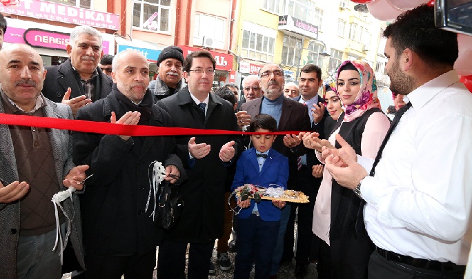 Aksaray'da Düğünevi Mağazası Dualarla Açıldı