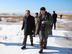 Başkan Özaltun Fotoğraf Sanatçılarıyla Bir Araya Geldi