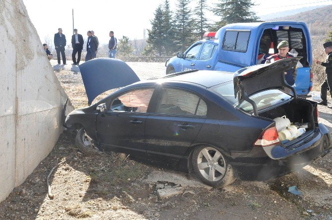 Akşehir’de Otomobil Şarampole Yuvarlandı: Dört Yaralı