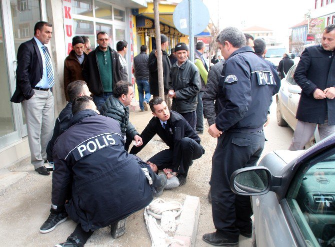 Hemşire İle 2 Polisi Darp Etti, Tutuklandı