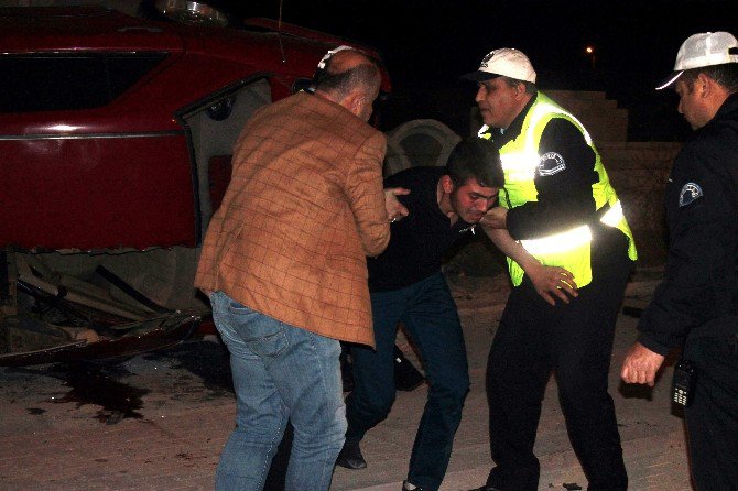 Kazada Babası Ölen Genç, ’Buna Dayanamam, Beni de Öldürün’ Diye Feryat Etti