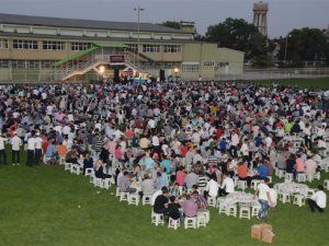 Meram’dan yetim çocuklara iftar..