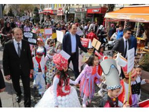 Sedep Kapsamında İlkokul Öğrencilerinden Temizlik Yürüyüşü”