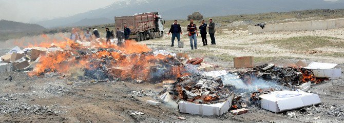 Aksaray’da Kaçak 1 Milyon 200 Bin Paket Sigara İmha Edildi