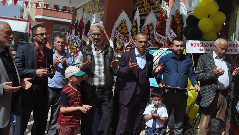 Konya’nın İlk ‘AV SHOP’ Marketi Fetih Caddesinde Açıldı