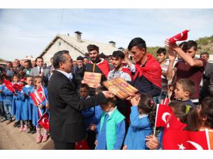 Başkan Tutal’tan Asker Adaylarına Anlamlı Hediye