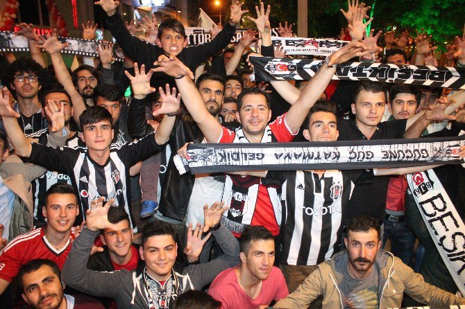 Konya’da Beşiktaşlı Taraftarların Galibiyet Kutlaması