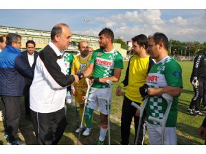 Konya Protokolü Bedensel Engellerilerle Futbol Maçı Yaptı