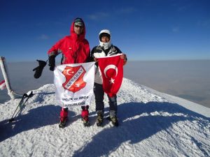 Dağcılarımız Ağrı Dağına Tırmandı