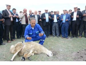 Aksaray Belediyesi Kanalizasyon Temel Atma Törenini Gerçekleştirdi