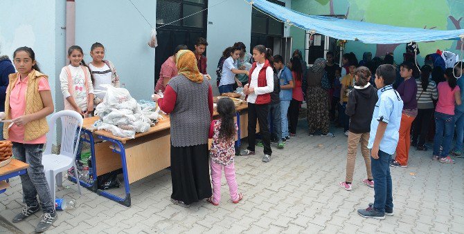 Yenikent’te Okul Yararına Kermes Yapıldı