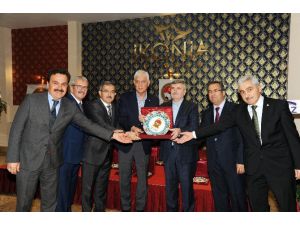 Başkan Akyürek’e “Spora Katkı” Ödülü