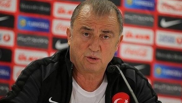 Terim'i eleştiren profesöre TRT'den yayın yasağı mı geldi?