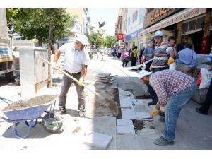 Aksaray Belediyesi’nden Kaldırım Çalışması