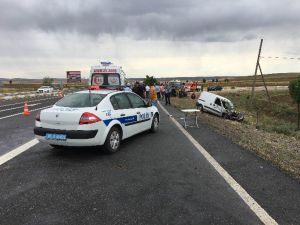 Yolcu Otobüsü İle Hafif Ticari Araç Çarpıştı: 1 Ölü