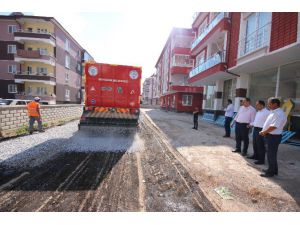 Beyşehir Belediyesi mahallelerde yol çalışmalarını sürdürüyor