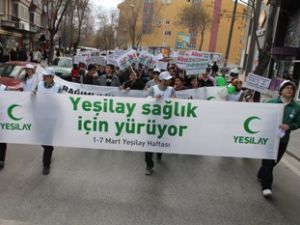 Konya'da yeşilay sağlık için yürüdü