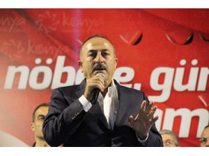 Bakan Çavuşoğlu, Konya’da demokrasi nöbetine katıldı