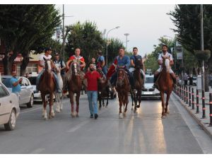 Konya’da atlı yürüyüş