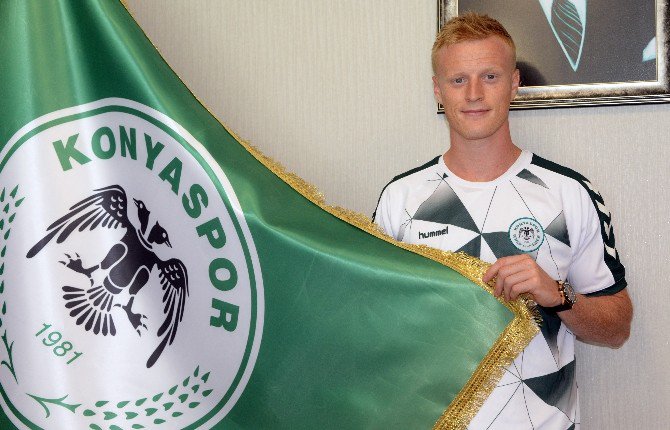 Atiker Konyaspor’un yeni transferi imzayı attı