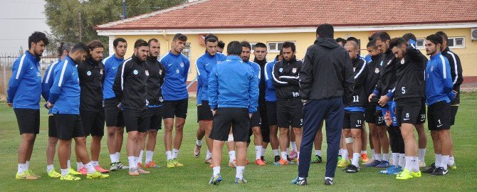 Aksaray Belediyespor Sivas Demirspor maçına hazırlanıyor